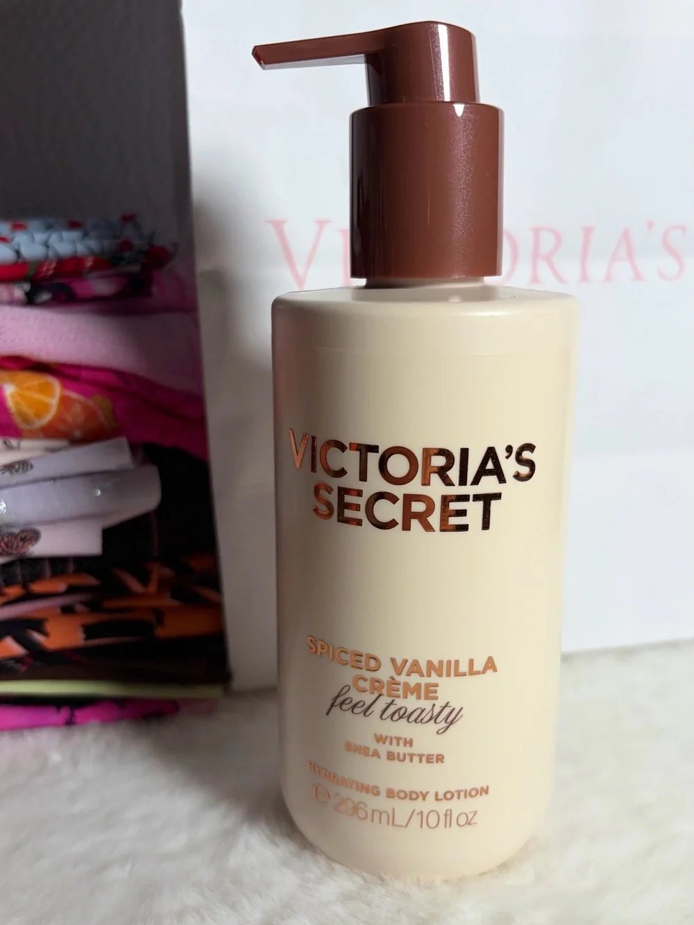 Victoria’s Secret - SPICED VANILLA CRÈME - Hydrating Body Lotion